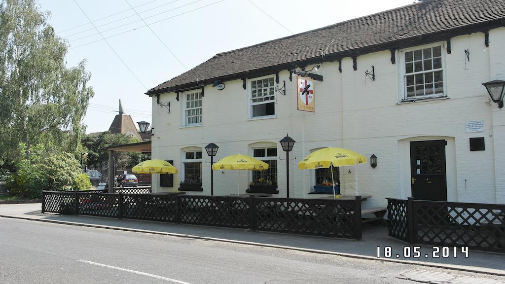 Staplehurst The Hawkenbury B&B 외부 사진