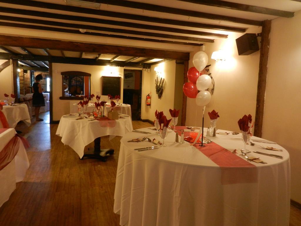 Staplehurst The Hawkenbury B&B 외부 사진